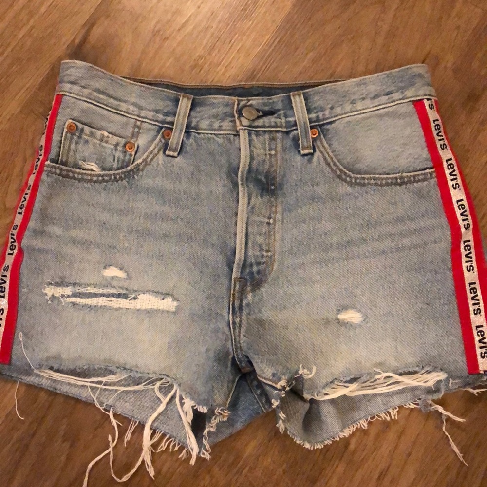 NWOT Levi’s 501 Tape Text